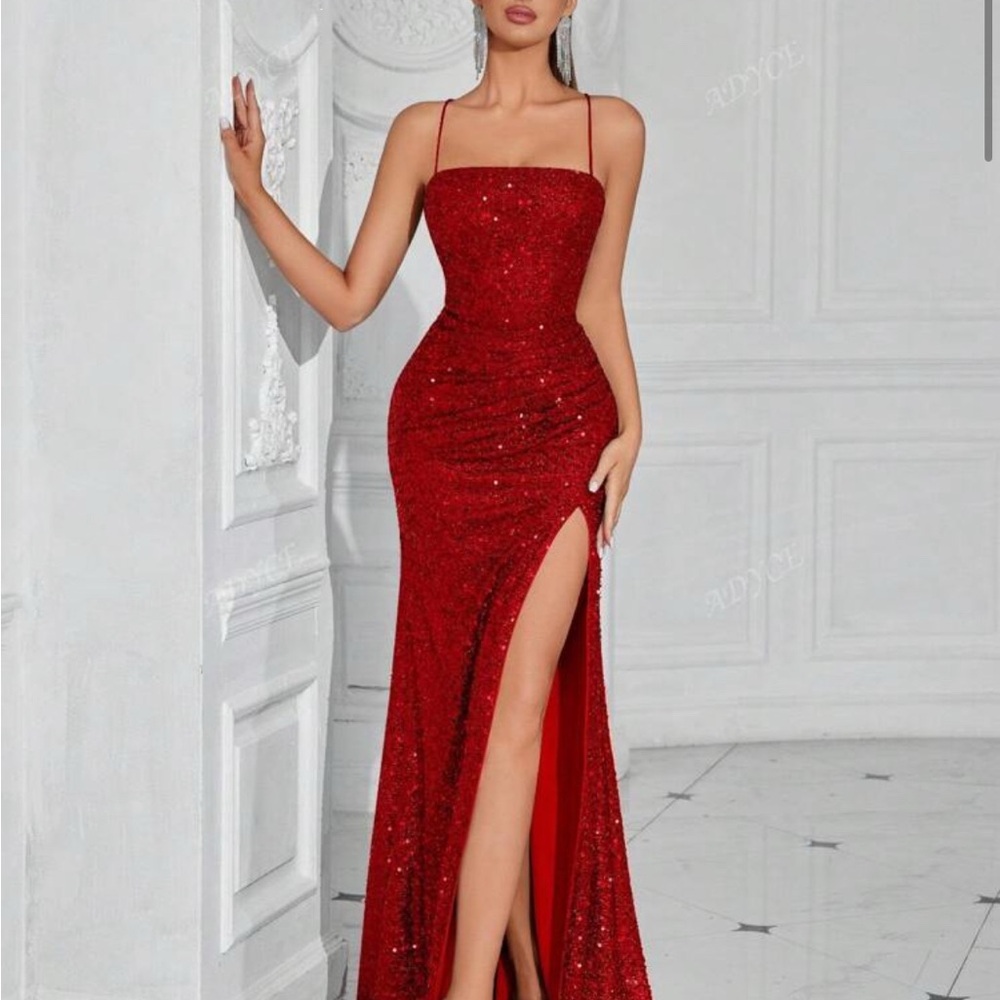 Macy’s Tie Back Backless Crisscross Ruched Spaghetti Strap Prom/Evening Gown
